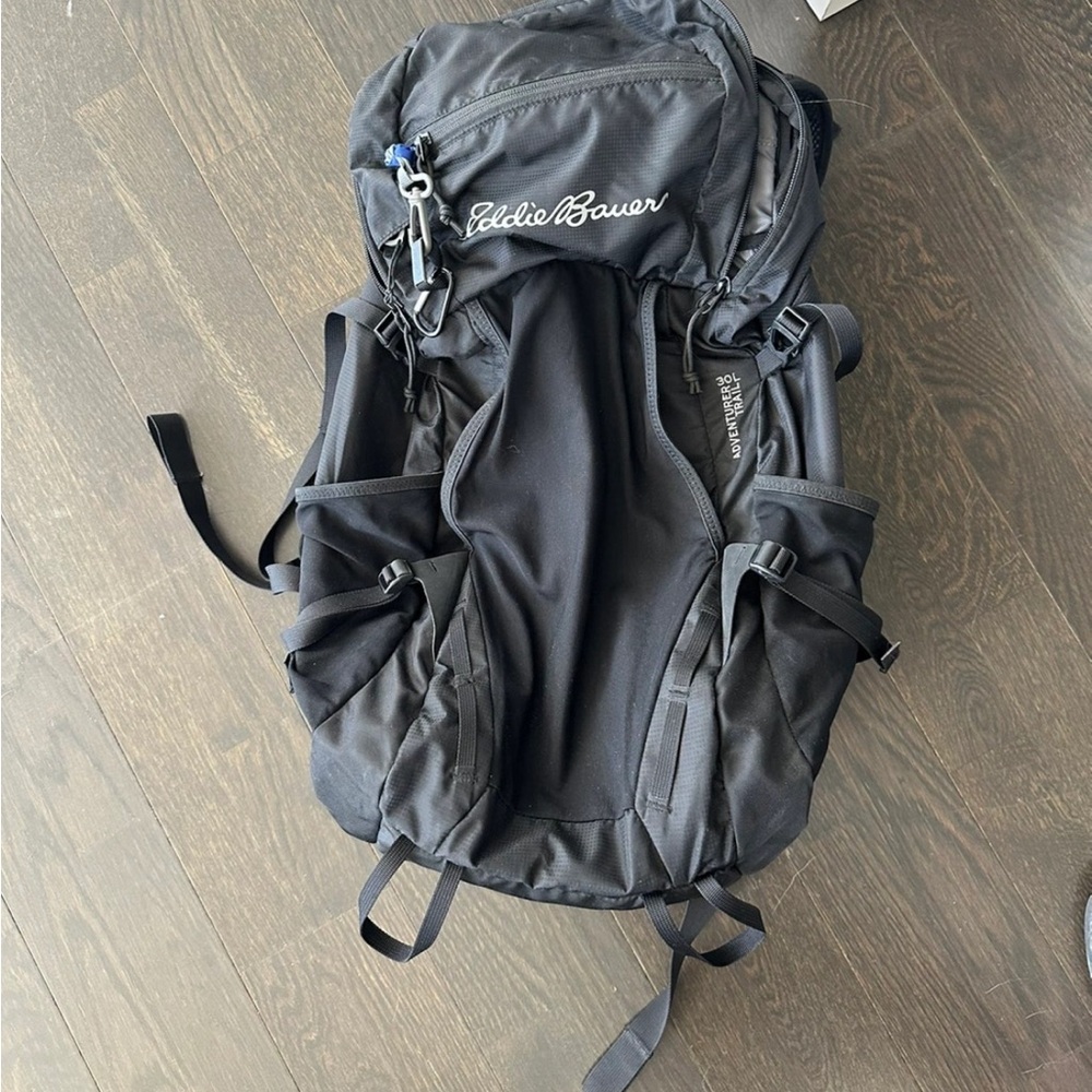 Eddie Bauer Adventurer Backpack with Hydration/Laptop Compatible Sleeve - Picture 4 of 4